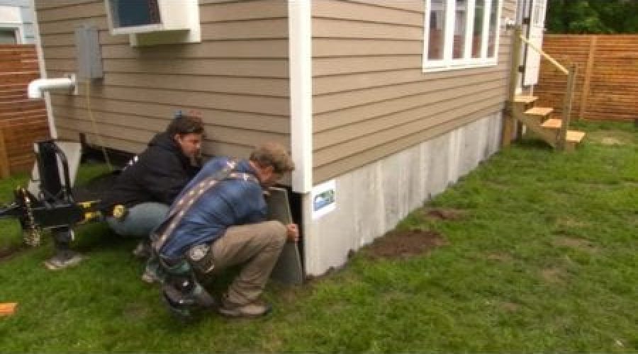 DURASKIRT™ Skirting installed on Tiny House Nation. DURASKIRT Brand Manufactured Home CMU Skirting / Underpinning Sold exclusively here at Duraskirt.com not home depot or Lowes.